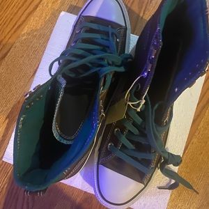 Brown & turquoise converse